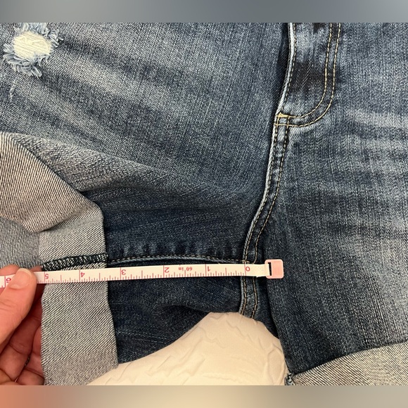 Kut from the Kloth boyfriend shorts, 8 - Picture 4 of 4